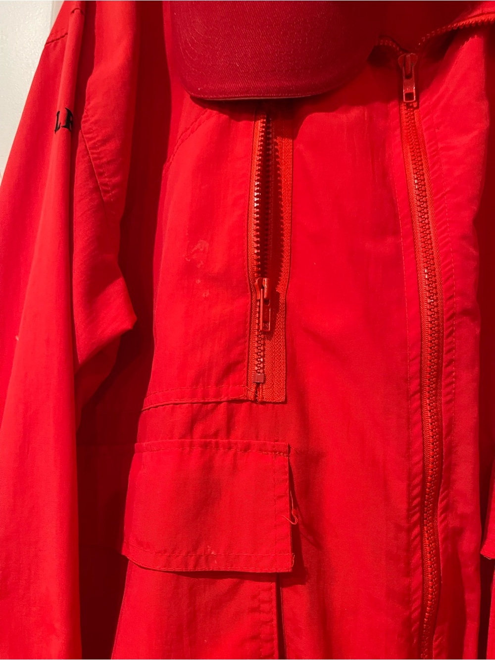 Ferrari Red Racing Jacket & Hat - Picture 6 of 12